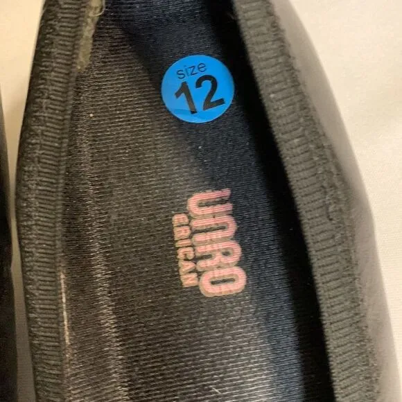 Munro American Size 12 black pump block heels