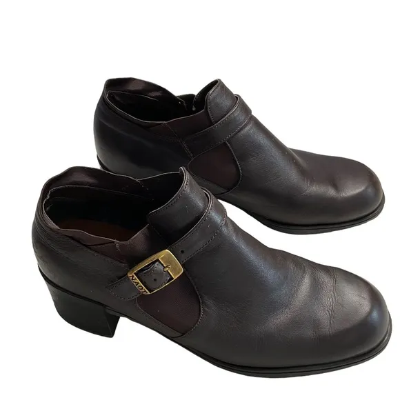 Naot Brown Leather Stacked Heel Slip On Buckle Shoe Ankle Booties  Size 40/9