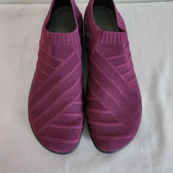 NAOT Slip On Knit Sneakers Walking Shoes Burgundy Purple Elastic EU 42