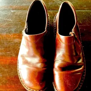 NAOT Zip clogs brown All leather upper man-made by Vibram sole  Size 40