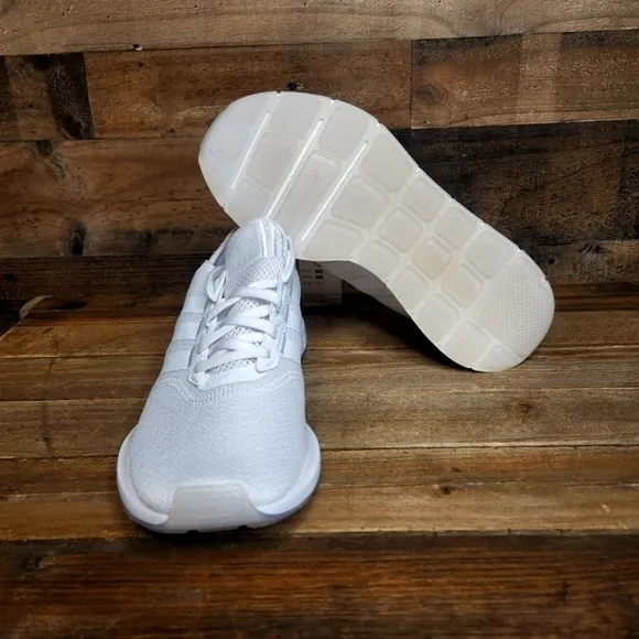 New adidas Originals Women's Swift Run X Shoes