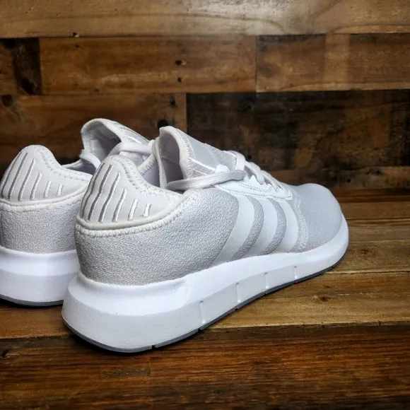 New adidas Originals Women's Swift Run X Shoes