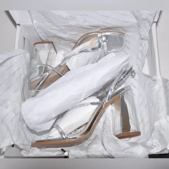 NEW Aldo Silver Metallic Open Toe Sandals Heels Block Heel Size 8.5 with Box
