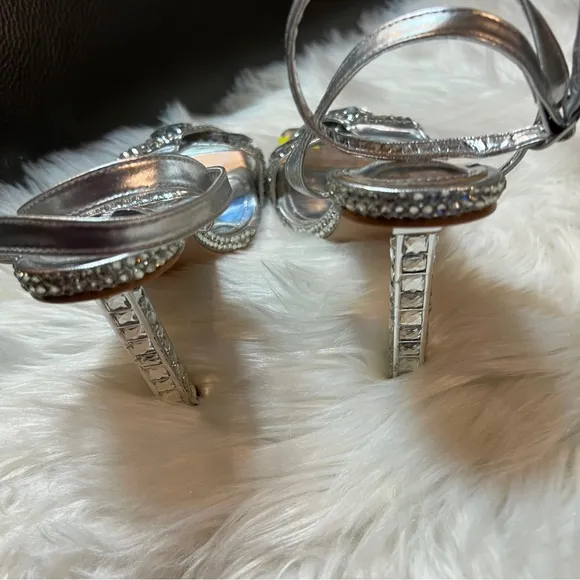 NEW AZALEA WANG DISCOBALL-SILVER STILETTO SANDAL