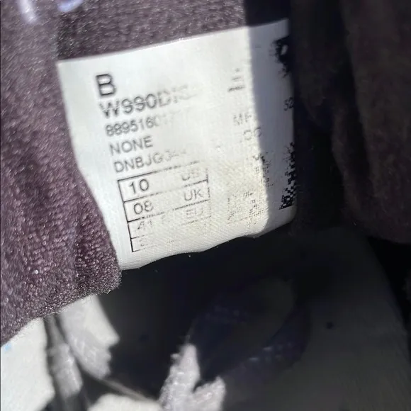 New Balance Black and Gray Sneakers with Signature Cushioning
