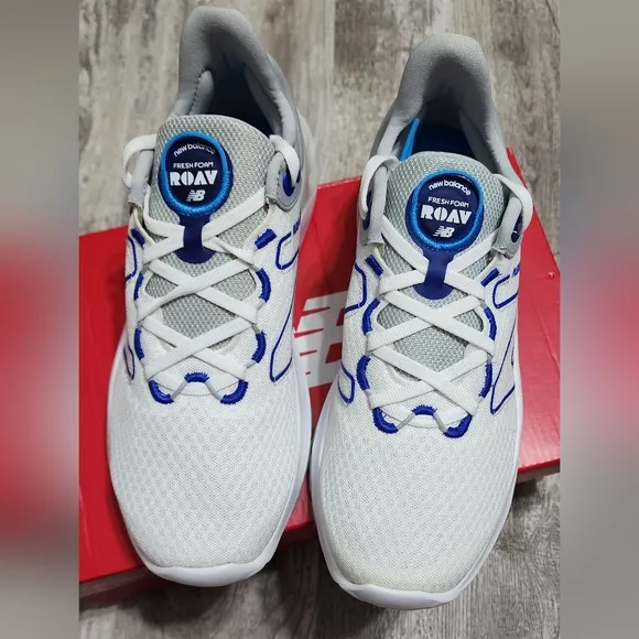 New Balance Fresh Foam Roav Women's Size 9 White Running Shoes Sneakers