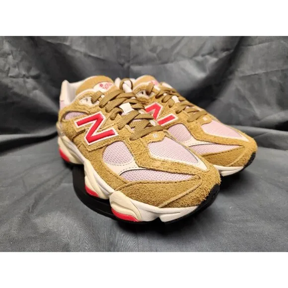 New Balance Girls 9060 Sneakers GC9060VD Beige Pink Size 6.5 NEW NO BOX!