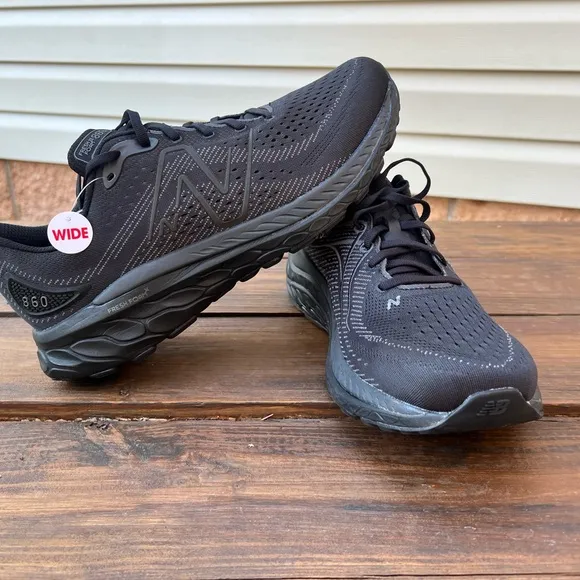 New Balance Men's Fresh Foam X 860 V13 Sneaker. Size 12.5 wide.Black Metallic.