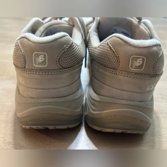 New Balance suede and mesh uppers, walking shoes size 8
