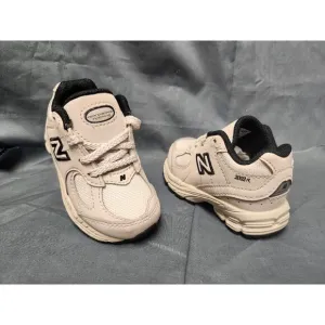 New Balance Toddlers 2002 Sneakers IC2002PM Lace Up Grey Size 4 NEW IN BOX!