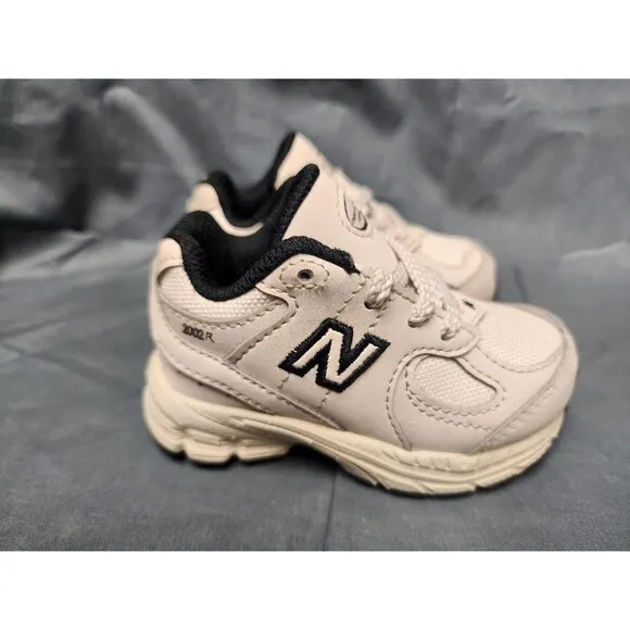 New Balance Toddlers 2002 Sneakers IC2002PM Lace Up Grey Size 4 NEW IN BOX!
