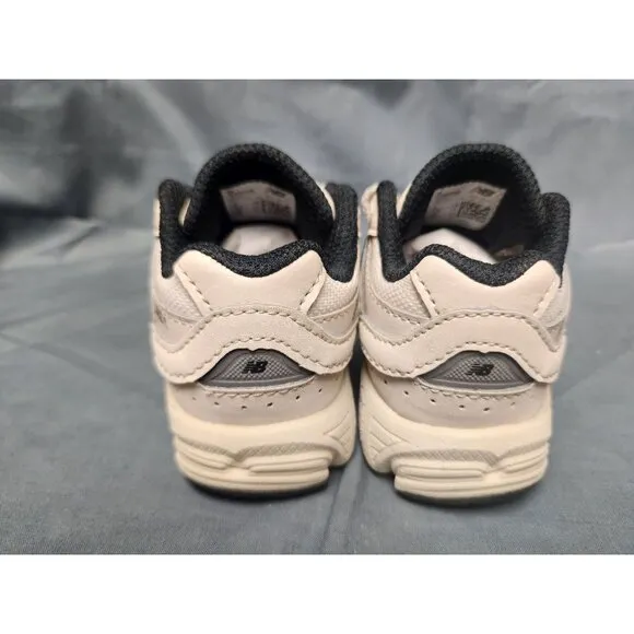 New Balance Toddlers 2002 Sneakers IC2002PM Lace Up Grey Size 4 NEW IN BOX!