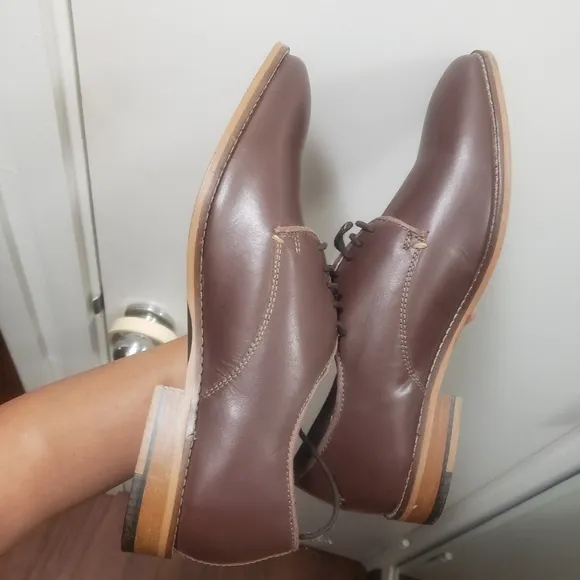 NEW Banana Republic Brown Leather Lace-up Oxfords Derbys size 9