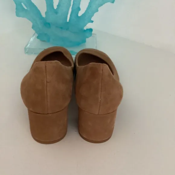 NEW Banana Republic Womens Tan Suede Block Heels Pumps Sz 7 Round Toe Career