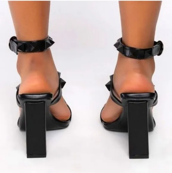 New! Black Metal Studded Strappy Block Heels Size 8.5 Azalea Wang