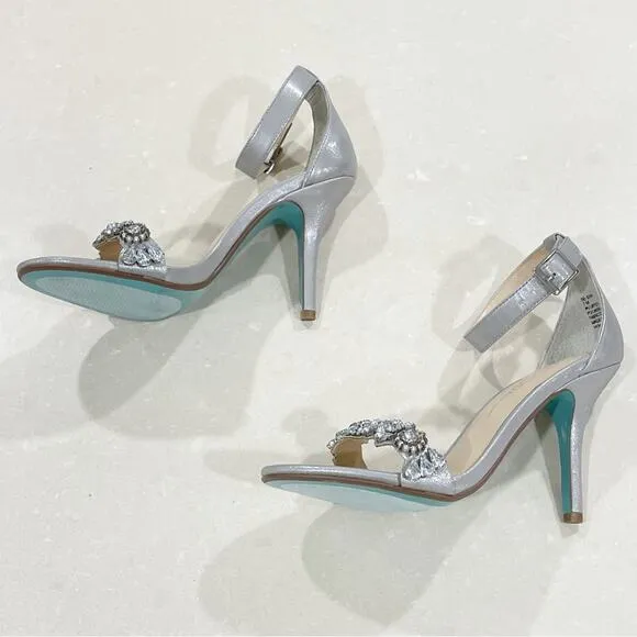 NEW Blue by Betsey Johnson Erin Stiletto Heels Rhinestone Toe Strap Silver 7