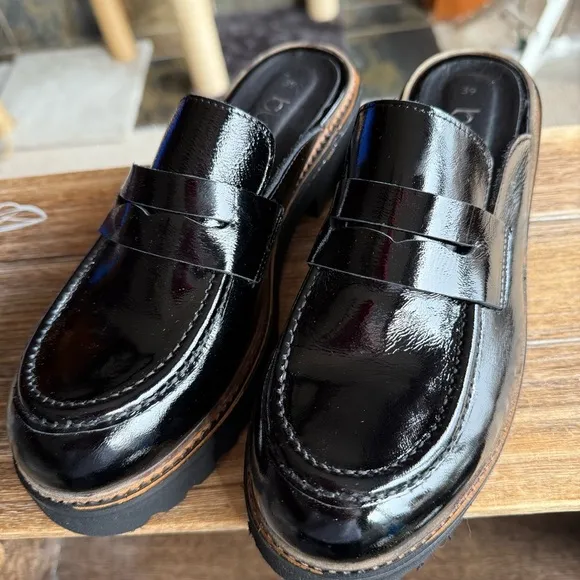 NEW Bueno Black Patent Amber Women's Open Back Clog