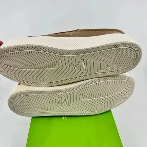 NEW Cariuma Oca Low Pantone Canvas Contrast Thread Sneakers Burnt Sand W7.5/M6