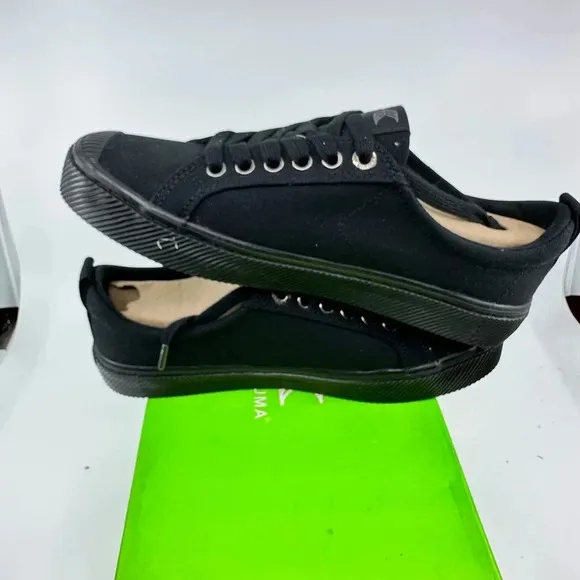 NEW Cariuma Sneakers Oca Low Top Lace Up Organic Canvas Black Unisex W9.5 M8