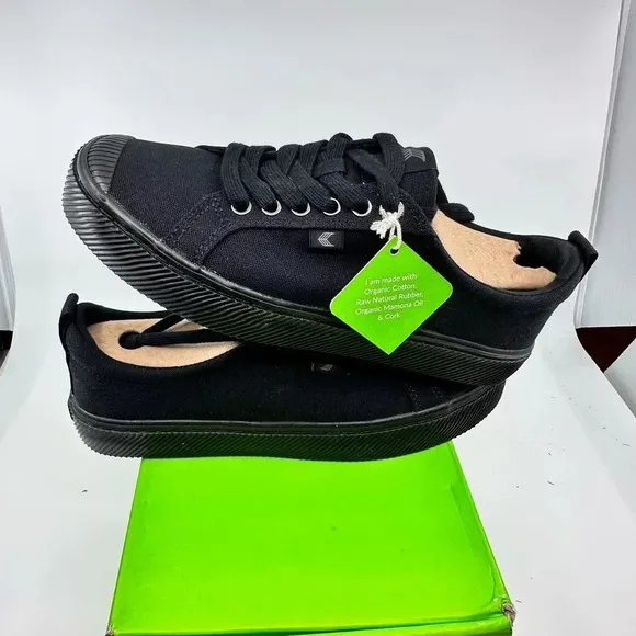 NEW Cariuma Sneakers Oca Low Top Lace Up Organic Canvas Black Unisex W9.5 M8