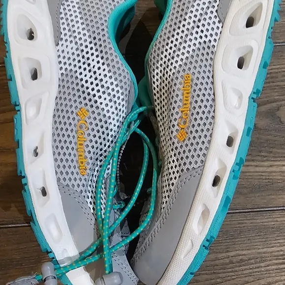 New Columbia Gray and Teal Athletic Shoes