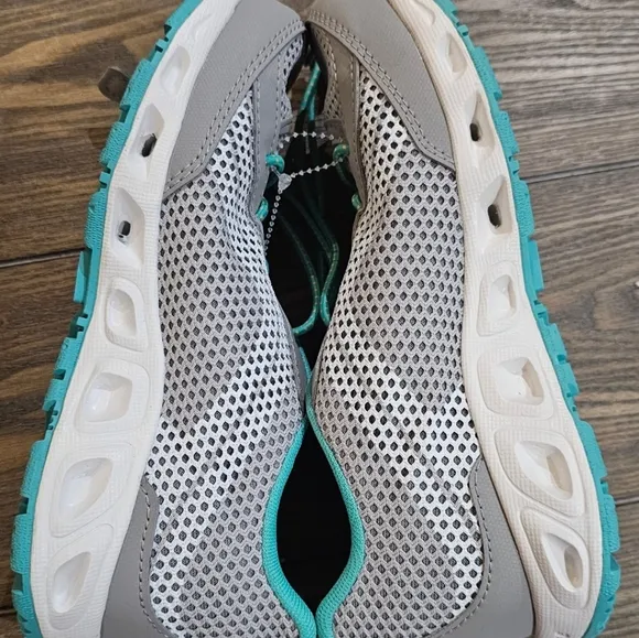 New Columbia Gray and Teal Athletic Shoes