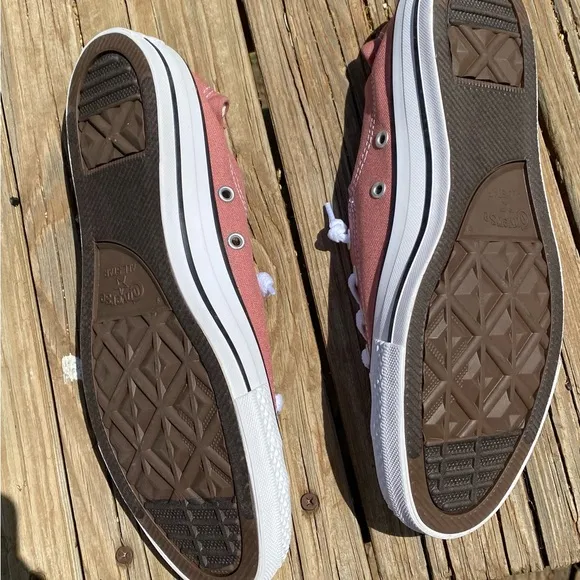 NEW Converse All Stars. Peachy pink. Slip on. Size 9. Canvas.