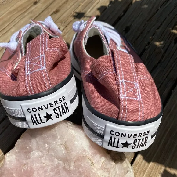 NEW Converse All Stars. Peachy pink. Slip on. Size 9. Canvas.