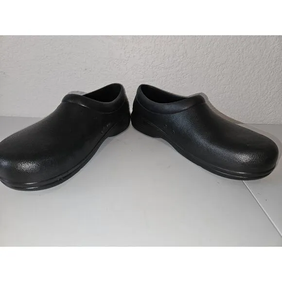 New Crocs Adult On the Clock Clogs Slip Resistant Work Shoes Slip Ons 8M, 10W