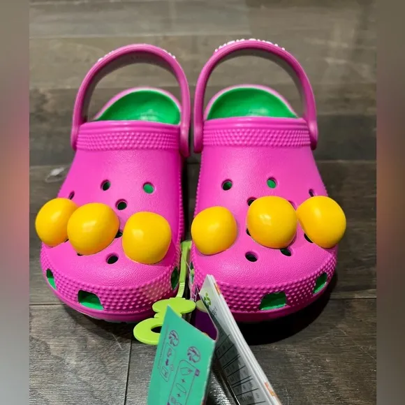 New CROCS  c11 Barney “I Love You, You Love Me” Limited Edition Classic Clogs