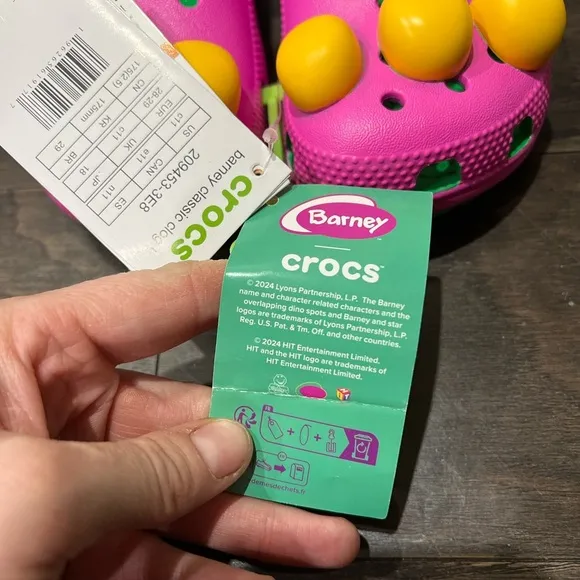 New CROCS  c11 Barney “I Love You, You Love Me” Limited Edition Classic Clogs