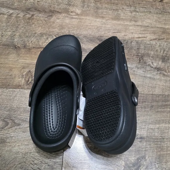 New Crocs Sandals Black Slip-On Clogs Men Size 11