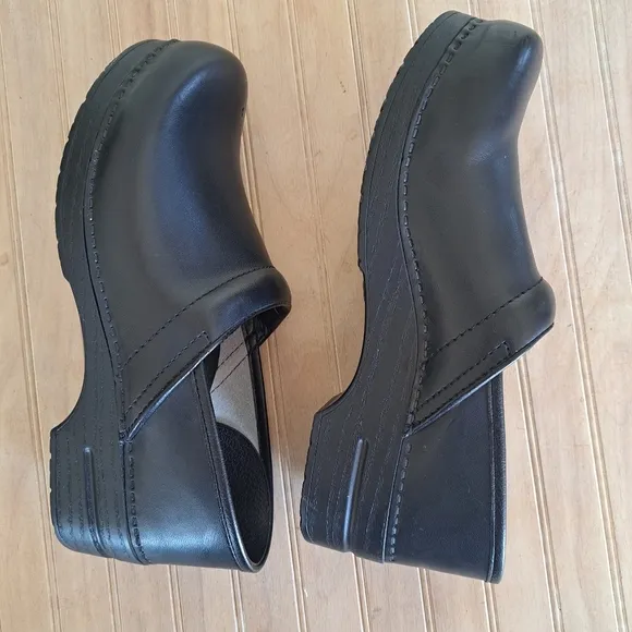 NEW Dansko Women's‎ Professional Clog, Black Leather Slip On EU 44