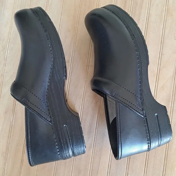 NEW Dansko Women's‎ Professional Clog, Black Leather Slip On EU 44