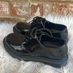 New Dr. Martens 26893 Black Patent Leather Oxfords Women’s Size 6