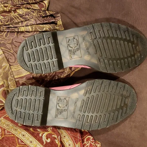 NEW Dr. Martens Leather pink oxfords....size 7