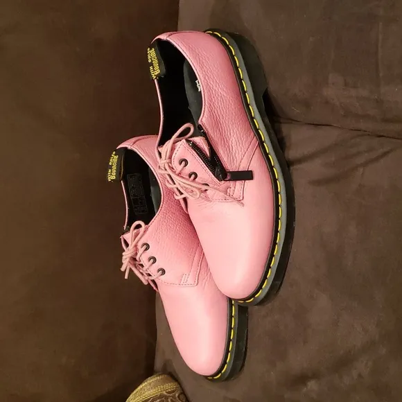NEW Dr. Martens Leather pink oxfords....size 7