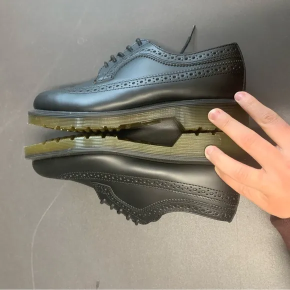 NEW Dr. Martens Unisex Wingtip Brogue Oxfords Black Genuine Leather Men 5 Lady 6