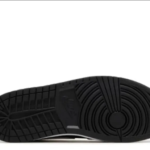 NEW- in BOX- Air Jordan 1 Retro High OG Black and White Men's Sneakers