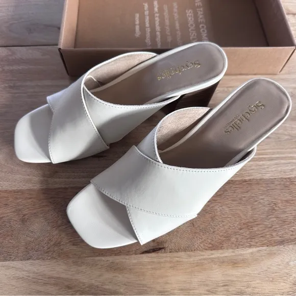 New in Box Seychelles Block Heels