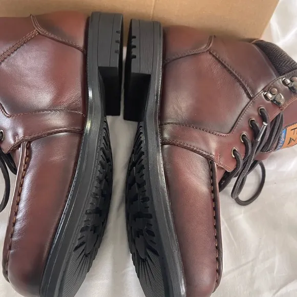 New in the box Arkbird boots