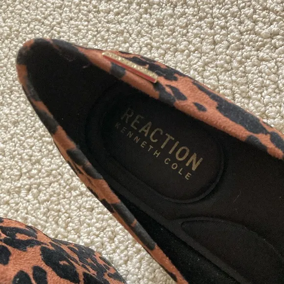 NEW Kenneth Cole Animal Print Block Heels Pumps Women’s Size 8 Ortholite NWOB