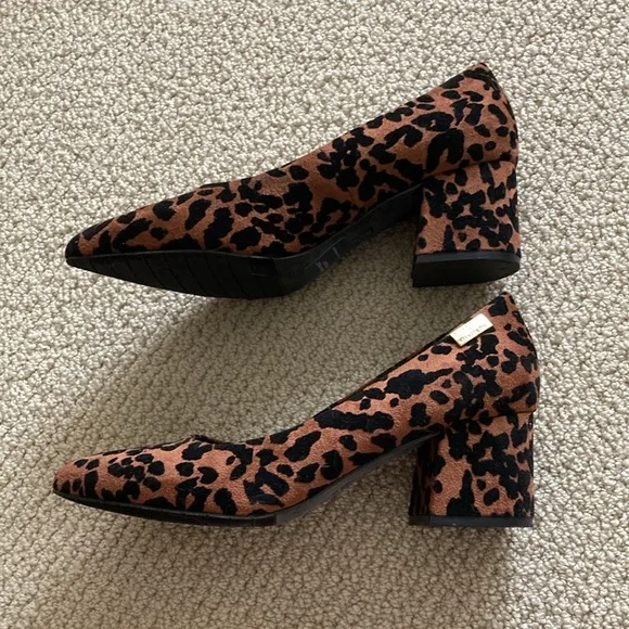 NEW Kenneth Cole Animal Print Block Heels Pumps Women’s Size 8 Ortholite NWOB