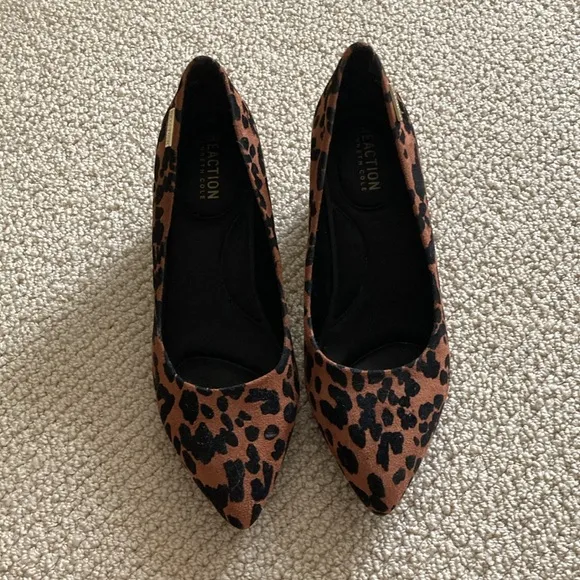 NEW Kenneth Cole Animal Print Block Heels Pumps Women’s Size 8 Ortholite NWOB