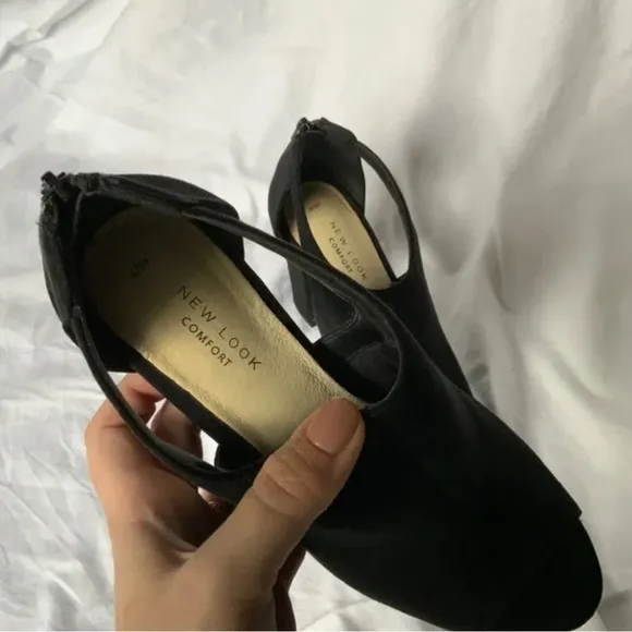 New Look UK Suede Black Block Heel Open Boots 8.5 size