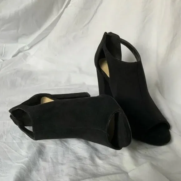 New Look UK Suede Black Block Heel Open Boots 8.5 size