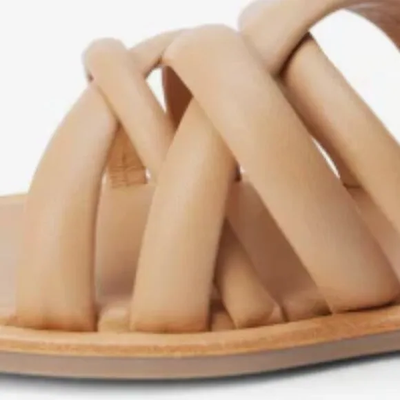 new Matisse Roy Flat Sandals. New in box.   253
