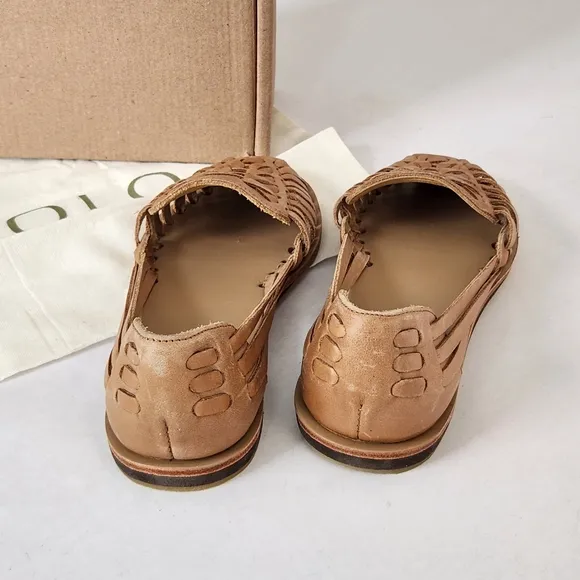 NEW! || NISOLO || Huarache, almond color, sandal, sz 6, leather