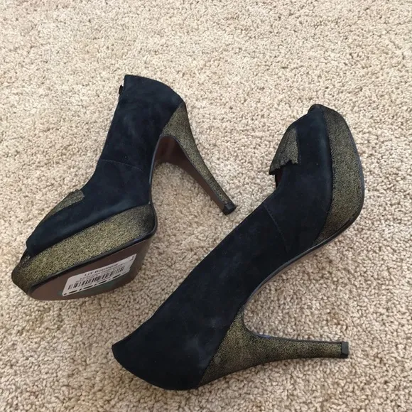 New! Poetic Licence 9M Egyptian princess heels.