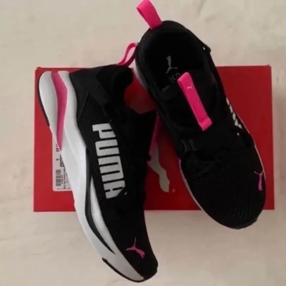 (NEW) PUMA Youth Girl’s Softride Rift Slip-On, Size: 4.5 (Youth Girl’s)